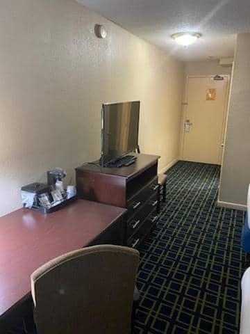 Barclay Hotel Atlanta Downtown — hotel room