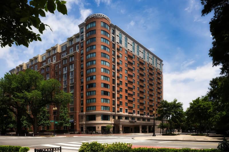 Courtyard by Marriott Washington Capitol Hill/Navy Yard — building