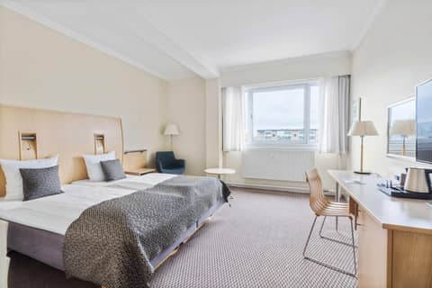 Best Western Plus Airport Hotel — photo 3