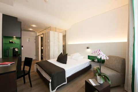 Hotel Glockenhof Zürich — hotel room
