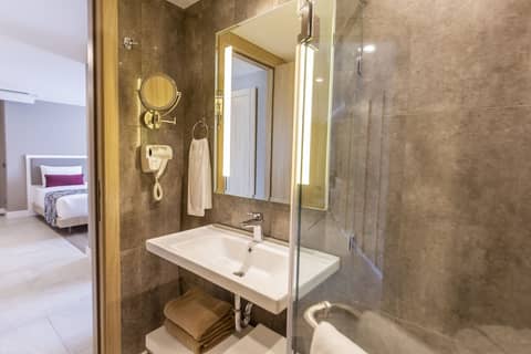 Woovo Phuket Patong — bathroom