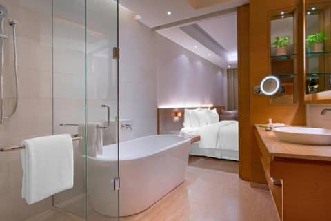 The Westin Mumbai Garden City — photo 2