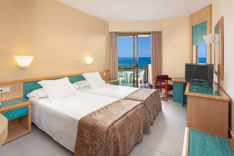 Standard Room (Lateral Sea View (2AD+1CH)) — the supplier's photographs — photo 1