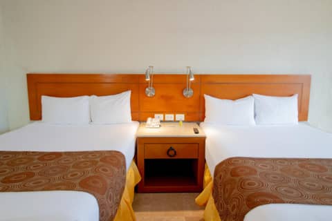 Plaza Pelicanos Club Beach Resort All Inclusive — hotel room
