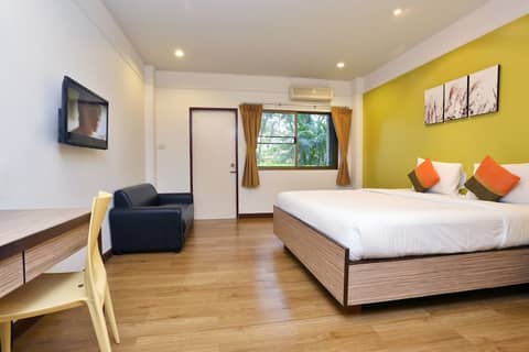 Pattra Mansion by AKSARA Collection — hotel room