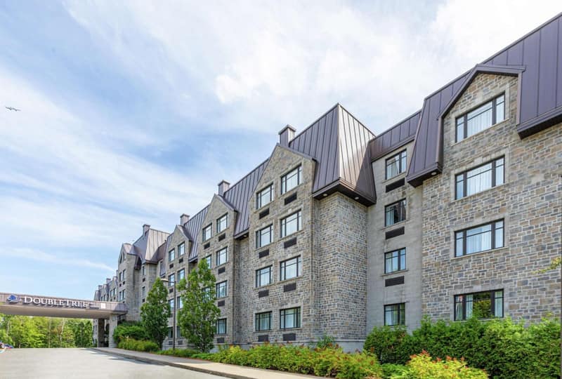 DoubleTree by Hilton Quebec Resort — building