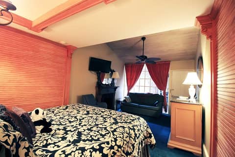 The Olivier House Hotel — hotel room