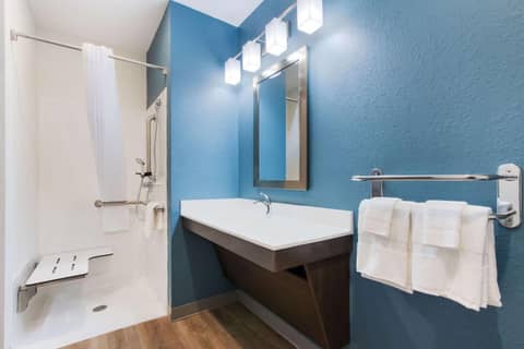 WoodSpring Suites Tamarac — photo 9