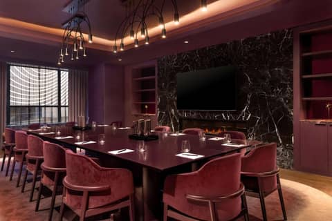 Revery Toronto Downtown, Curio Collection by Hilton — photo 3