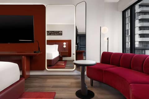 Revery Toronto Downtown, Curio Collection by Hilton — photo 7