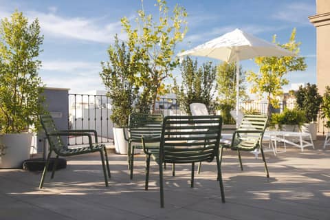 nQn Aparts & Suites Sevilla — roof