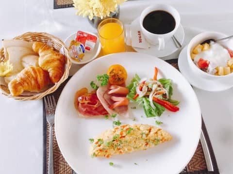 Residence Indochine Suite — dining