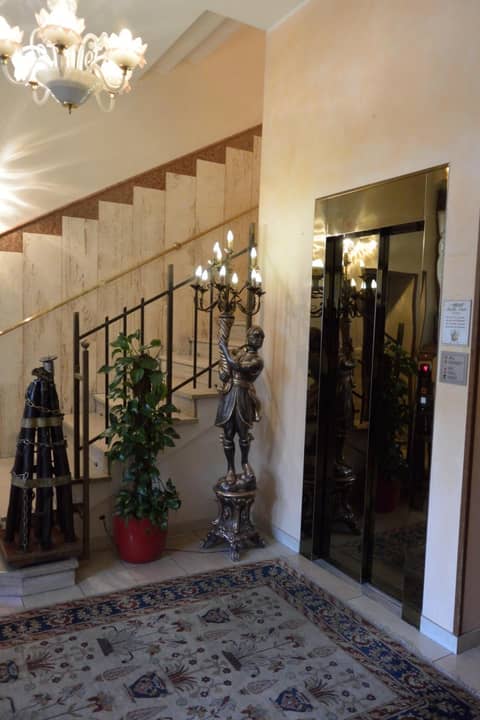 Hotel Belle Arti — recepcion & lobby