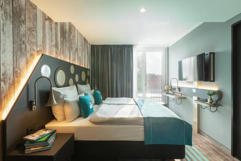 Holiday Inn - the niu Brass Munich Olympiapark by IHG — photo 5