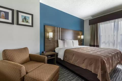 Quality Inn & Suites I-35 E-Walnut Hill — photo 7