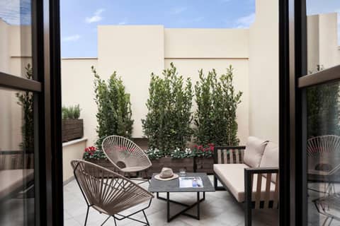NLH MONASTIRAKI - Neighborhood Lifestyle Hotels — photo 7
