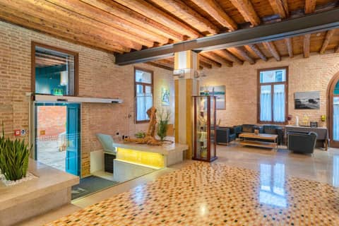 Eurostars Cannaregio — recepcion & lobby