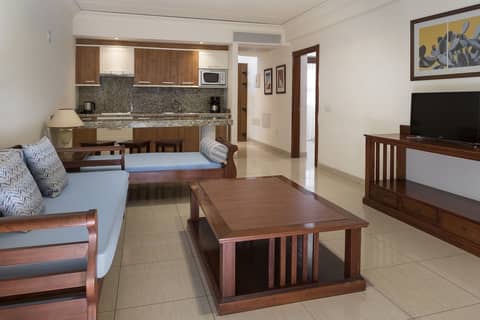 Marylanza Suites & Spa — hotel room