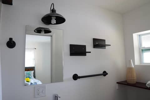 Mi Casa Es Tu Casa, Airport Suites — bathroom