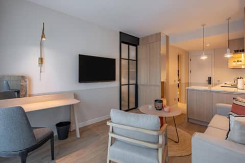 Oli Hotel and Suites — photo 3