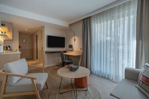 Oli Hotel and Suites — photo 4