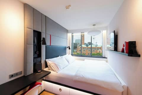 Premium Room, 1 King Bed (View) — the supplier's photographs — photo 1
