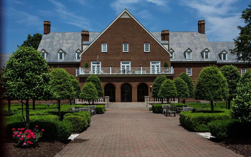 The Founders Inn & Spa Tapestry Collection By Hilton — building