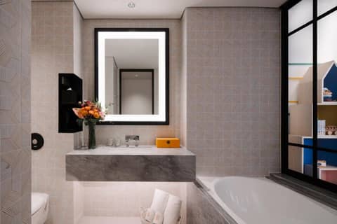 Grand Park City Hall — bathroom