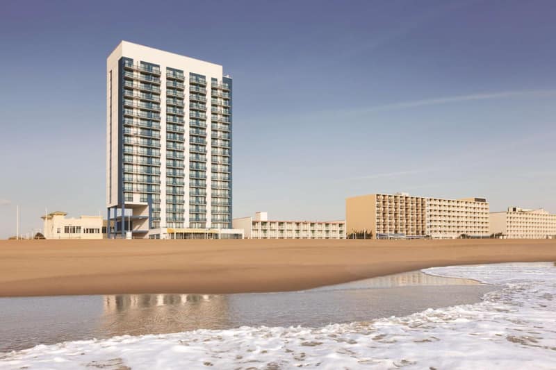 Hyatt House Virginia Beach / Oceanfront — building