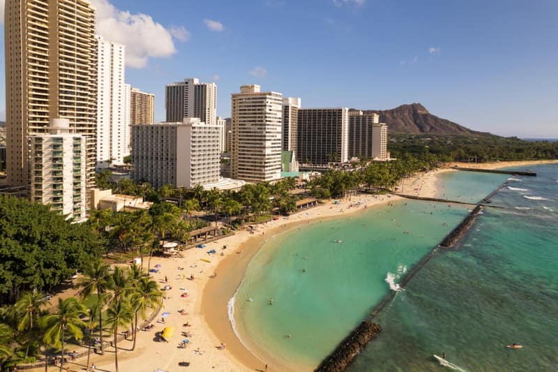 Waikiki Circle Hotel by Castle — building