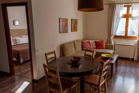 Lounge Apartments — hotel room