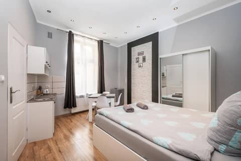70s Guest room — hotel room
