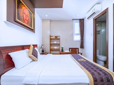 Dubai Hotel — hotel room