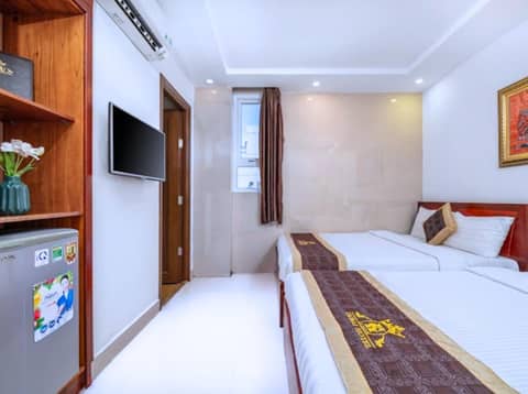 Dubai Hotel — hotel room
