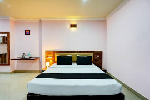 Super Townhouse MG Road Near Commercial Street — photo 2