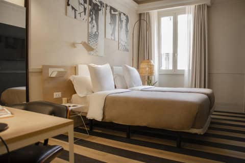 Select Via Veneto — hotel room