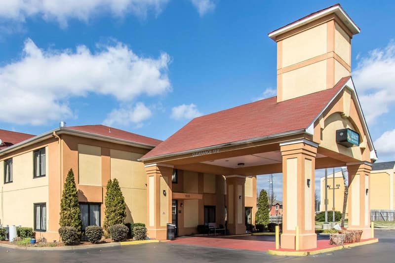Baymont by Wyndham Memphis I-40 — building