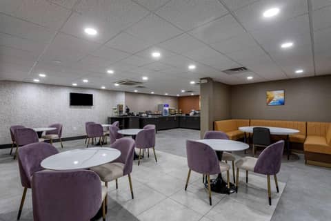 Comfort Inn & Suites Nashville Downtown - Stadium — photo 2