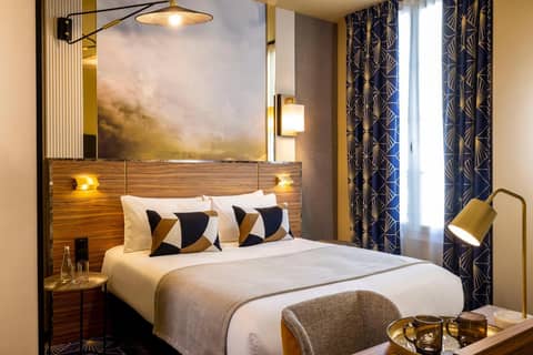 Hotel Le Rocroy — hotel room