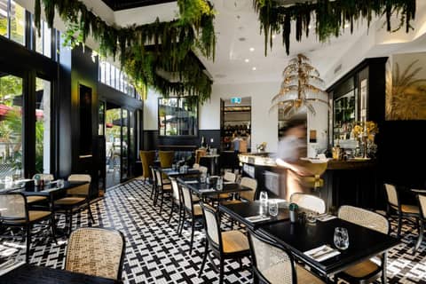 Emporium Hotel South Bank — dining