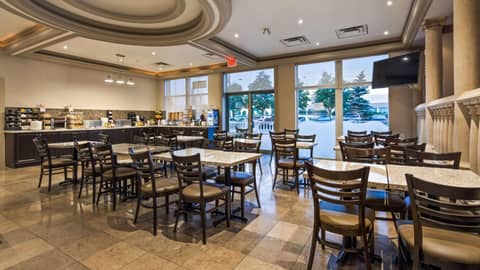 Best Western Plus Travel Hotel Toronto Airport — photo 9