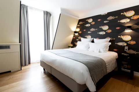 Hôtel Mathis Elysées — hotel room