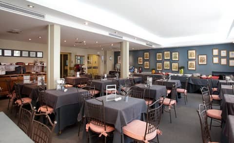 Hotel Moderno Puerta del Sol — dining