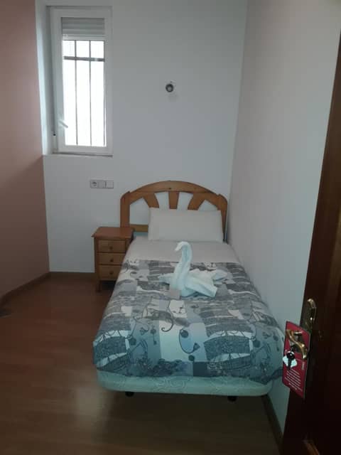 New Go Inn — hotel room