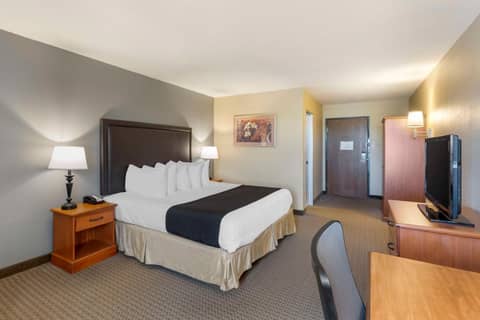 Best Western Plus The Charles Hotel — photo 3