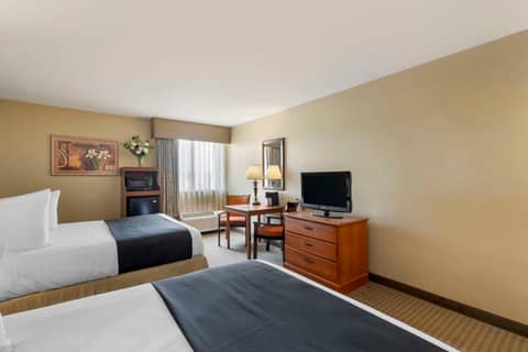 Best Western Plus The Charles Hotel — photo 5
