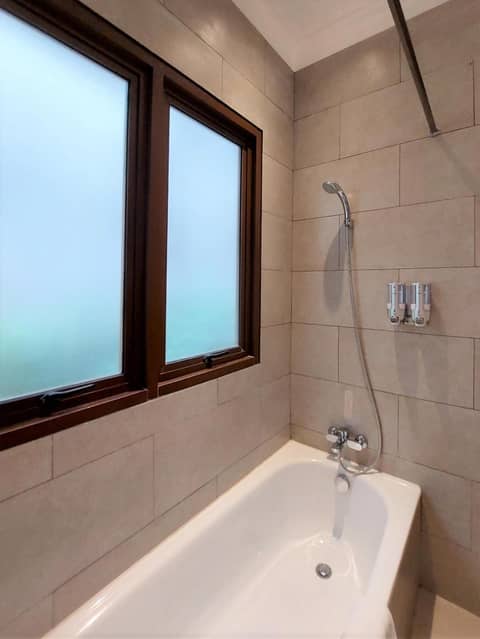 Via Renata Prapanca — bathroom