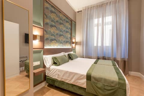 BiBo Suites Palacio de Portago — hotel room