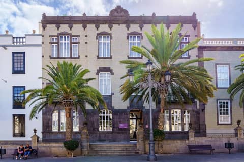 Boutique Hotel Cordial Plaza Mayor de Santa Ana — building