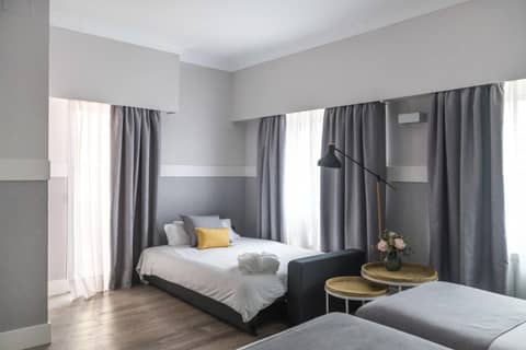 BYPILLOW Velázquez 45 — hotel room